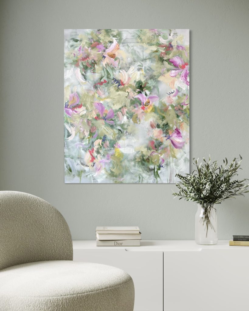 Vaalea abstrakti suomalainen taidemaalaus, jossa kukkia.